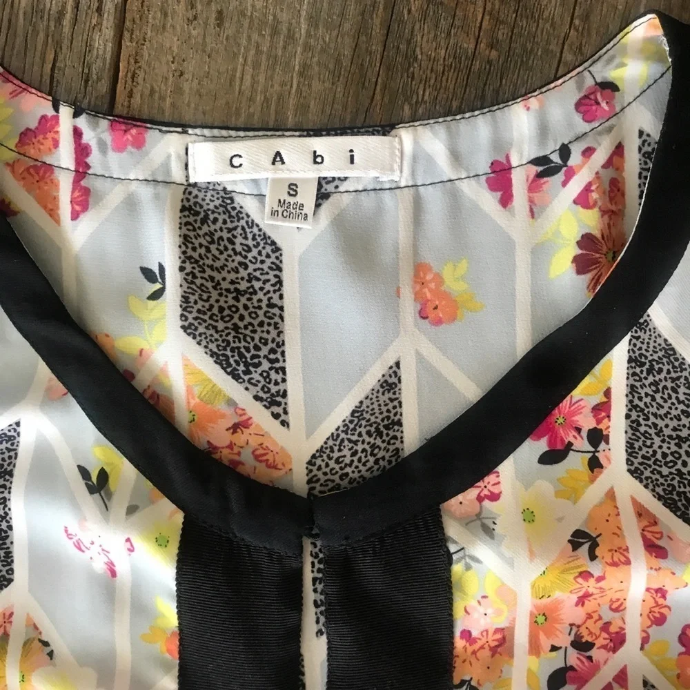 CAbi Grosgrain Floral Geometric Sleeveless Size S - Picture 4 of 11